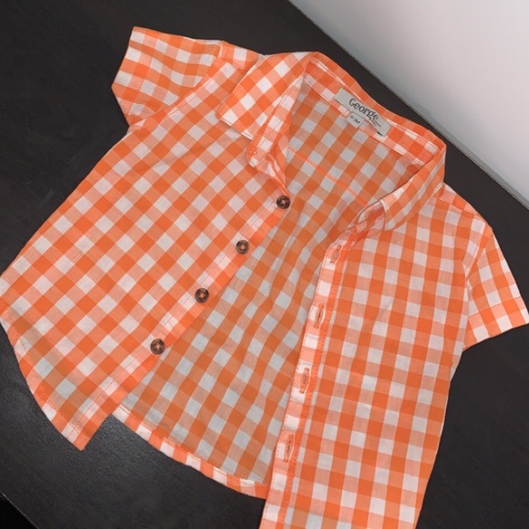 (0-3 months)Plaid Shirt ($8) - Picture 3 of 4